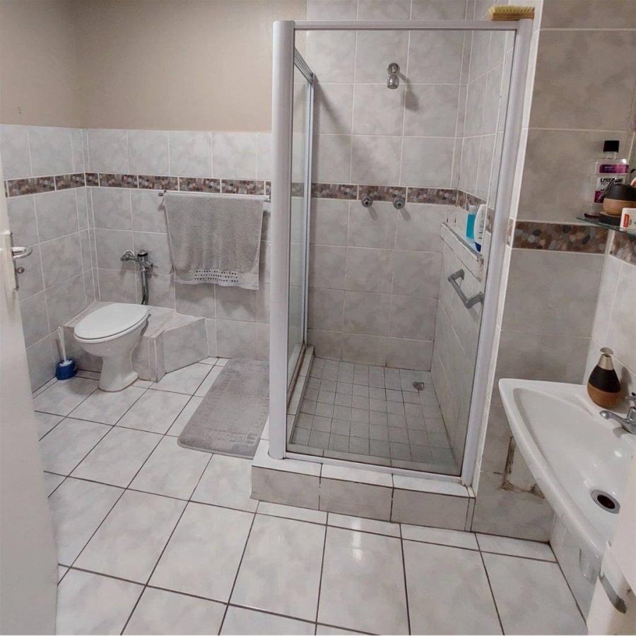 1 Bedroom Property for Sale in Green Point Western Cape